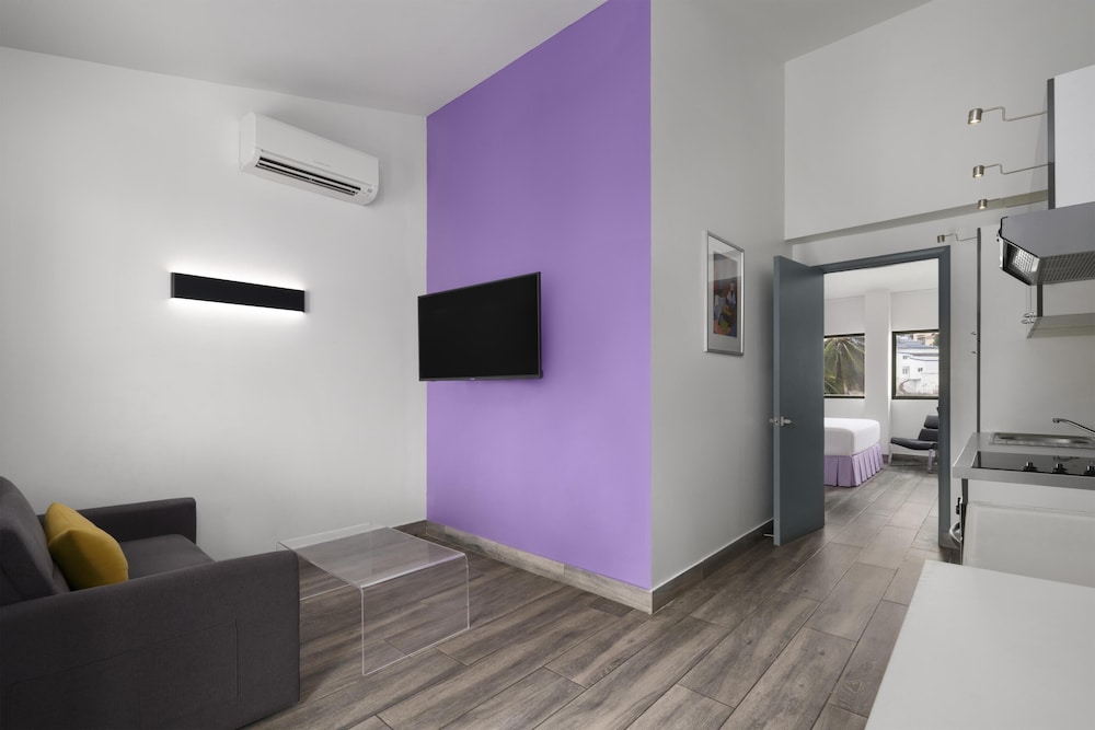 Commodore Suites, SureStay Collection by Best Western 50/71