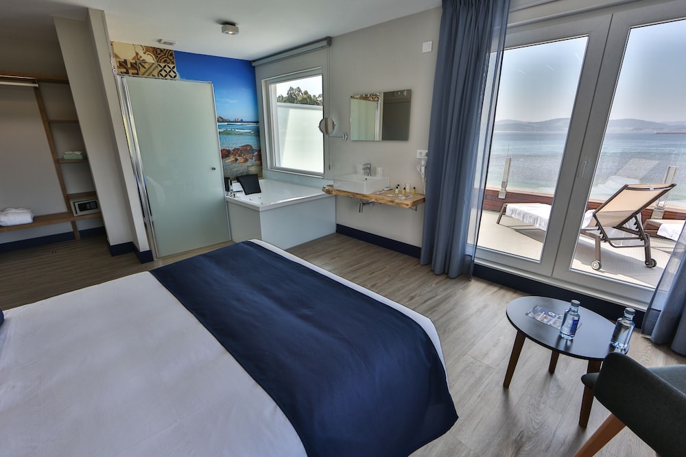 Hotel Playa De Camariñas 20/65