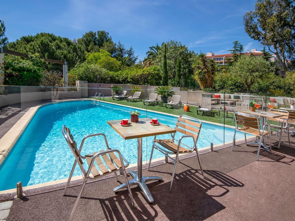 Ibis Hyeres Centre 24/50