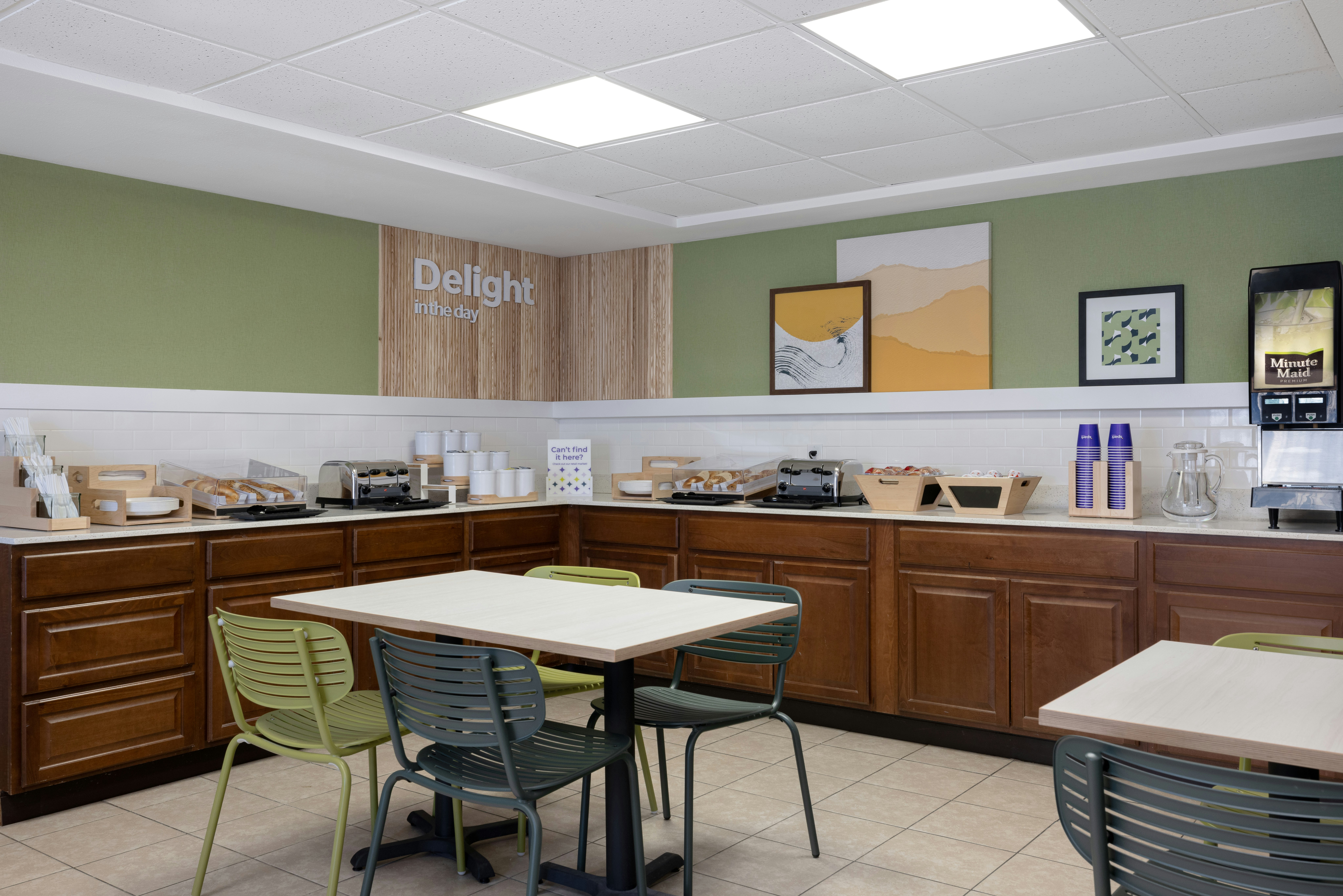 Spark by Hilton Bentonville 18/24