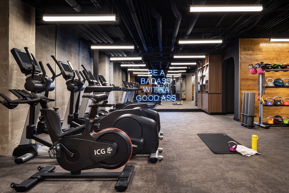 Moxy Springfield Downtown 37/55