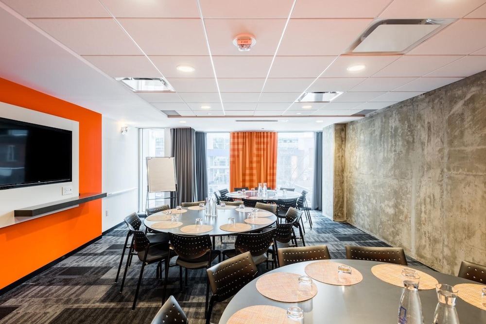 Alt Hotel Ottawa 43/47