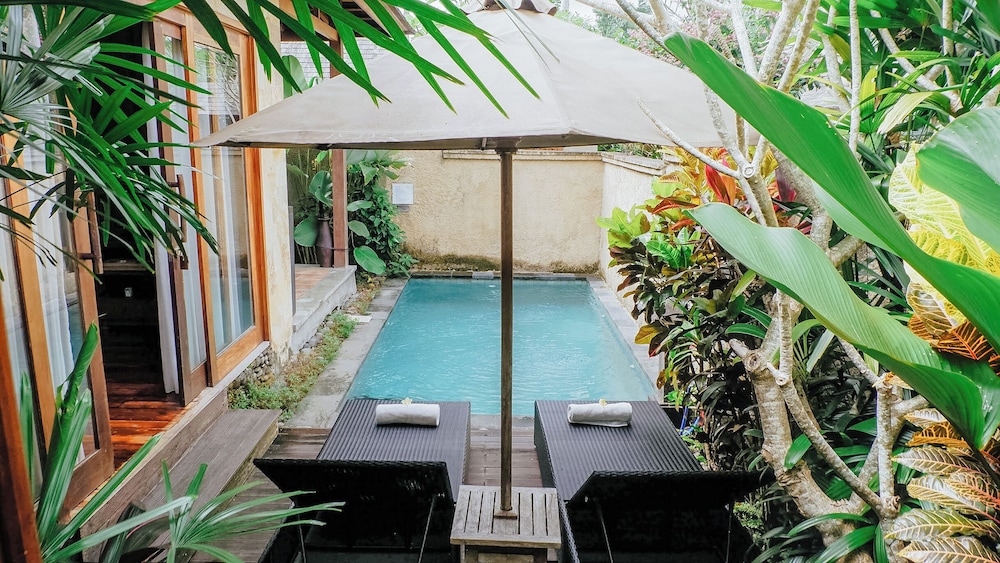 Graha Sandat Villas by Pramana Villas 30/33