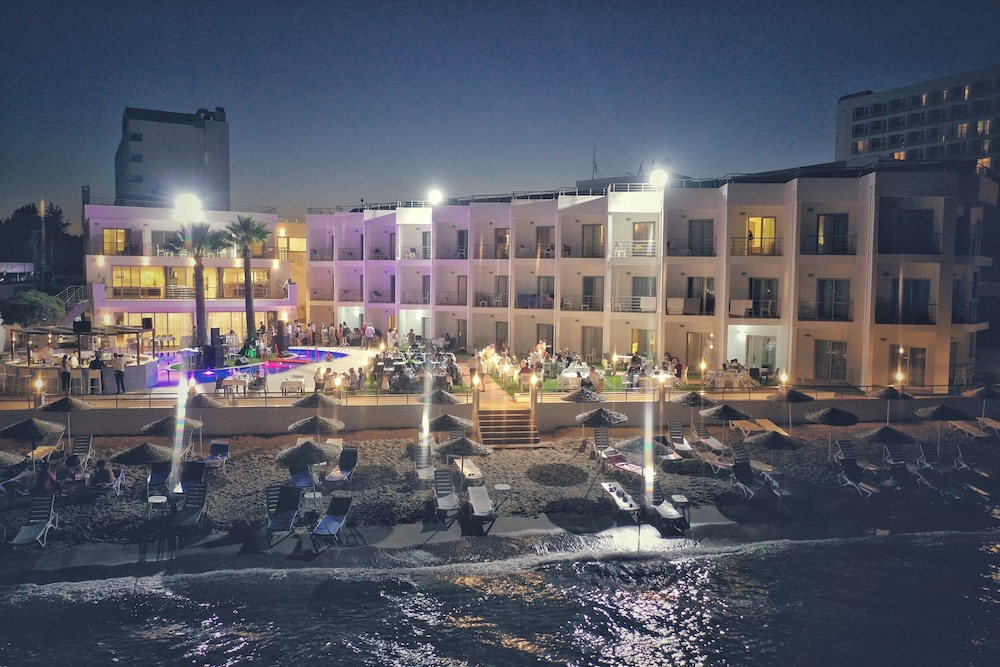 Mimoza Beach Hotel 44/45