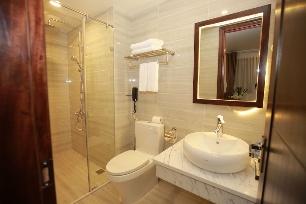 Inearth Hotel Hanoi (Ex. Poonsa Hanoi Hotel) 64/66