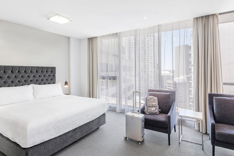 Meriton Suites Campbell Street 8/17