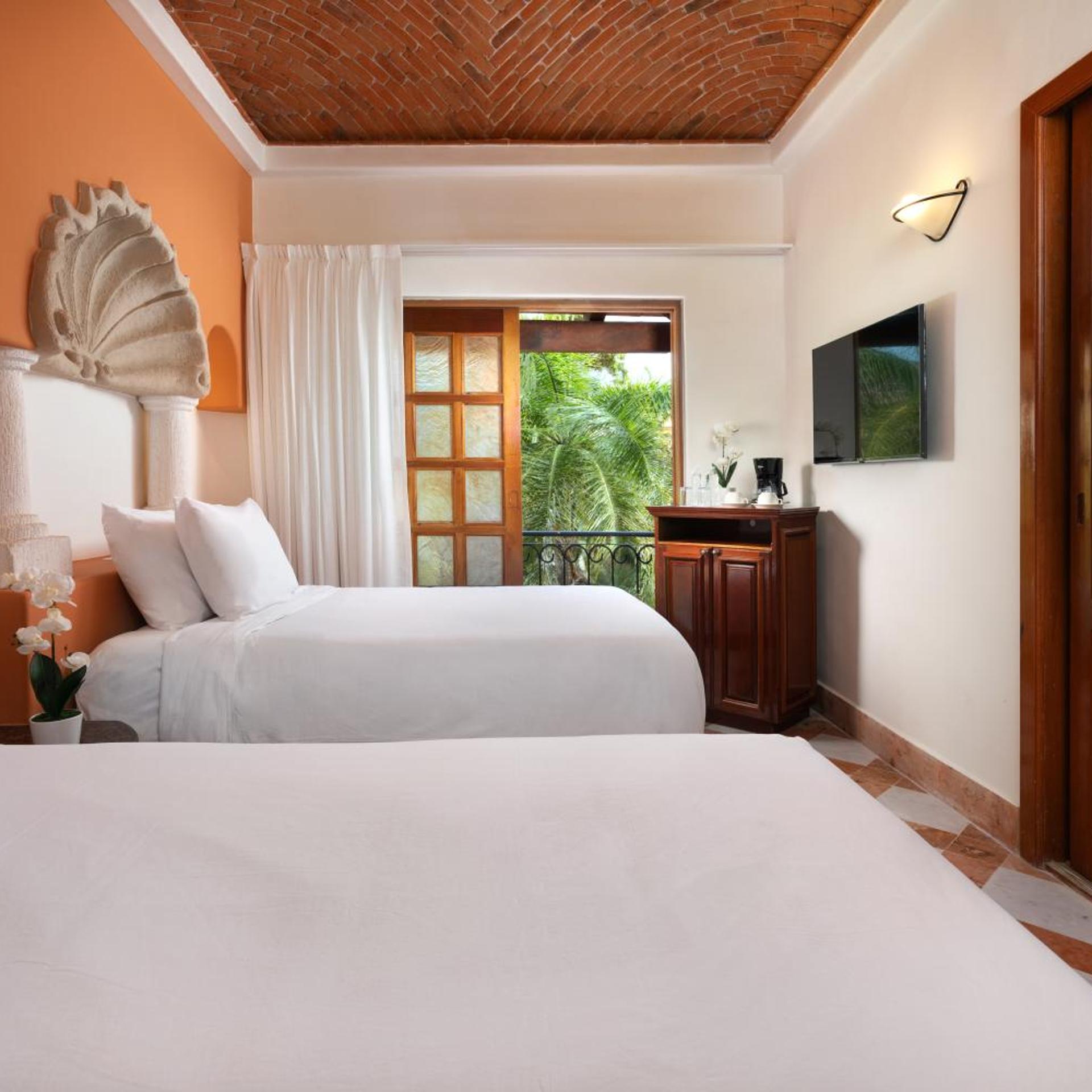 Connecting, Double Bed