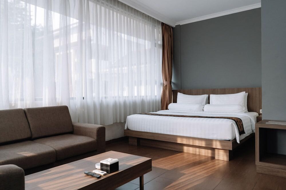 Anugrah Hotel 17/72