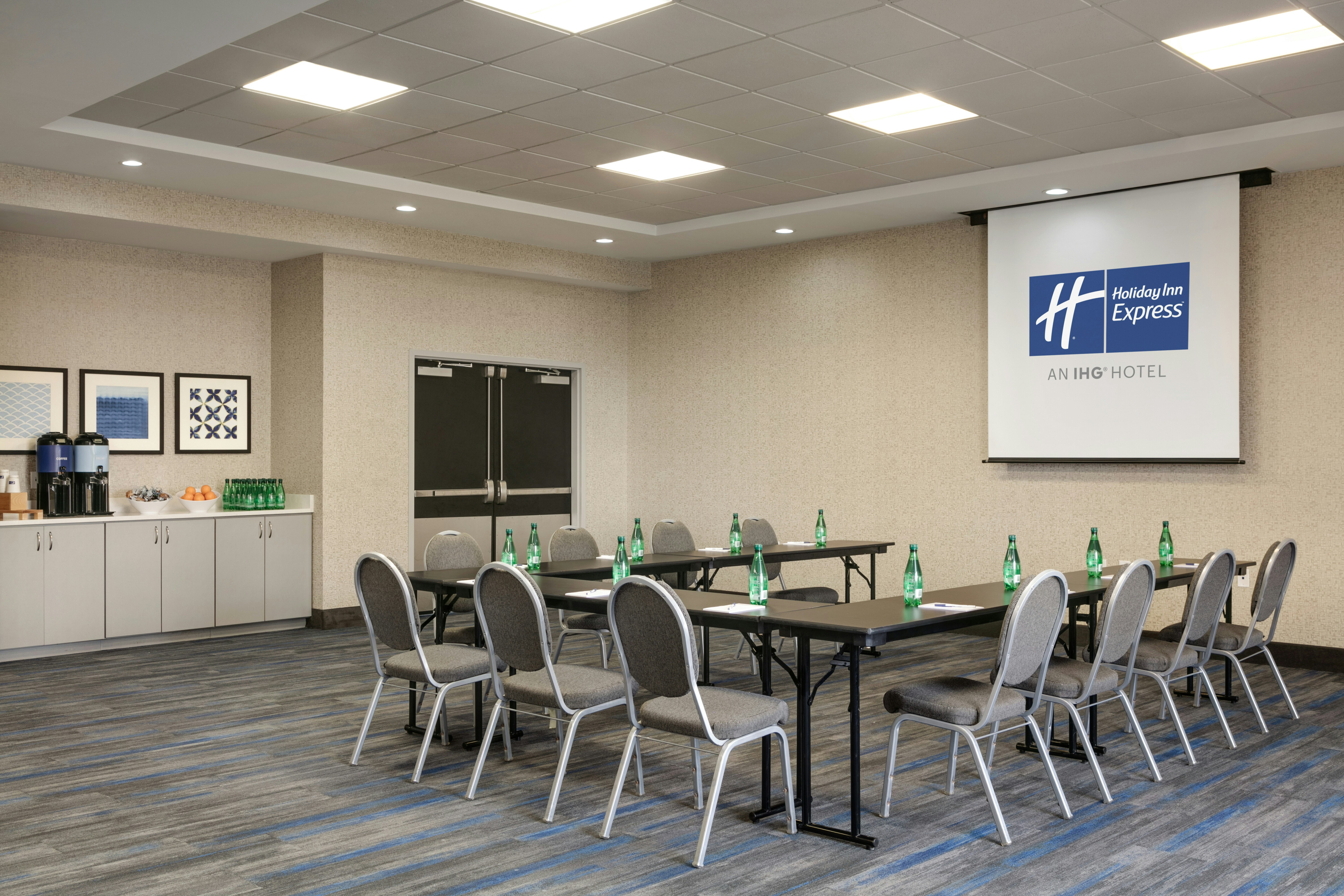 Holiday Inn Express Hotel And Suites Norfolk Airport 45/60