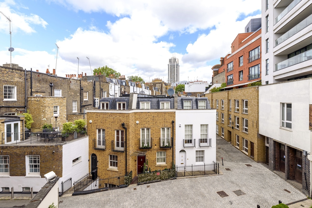 Cheval Knightsbridge 43/50