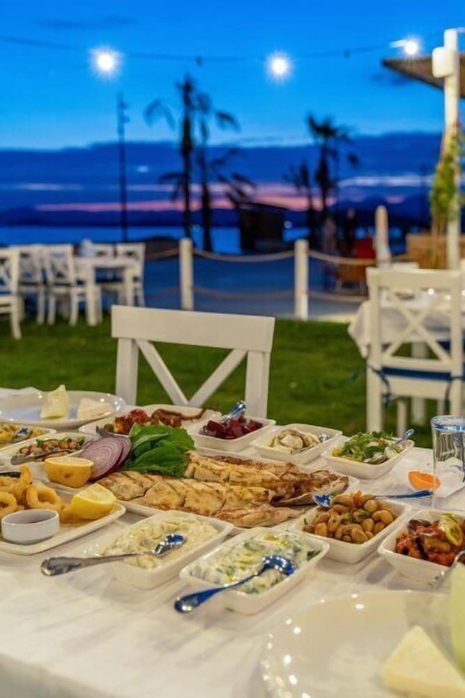 Uras Beach Hotel 35/50