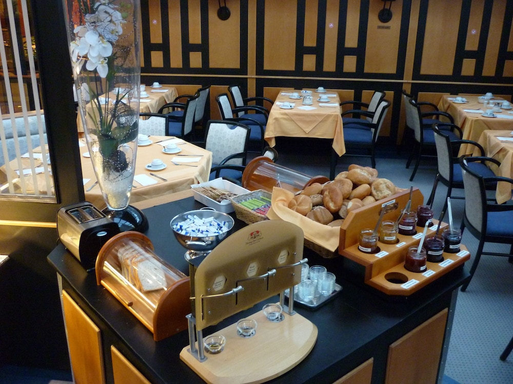 AVENUE 31/35