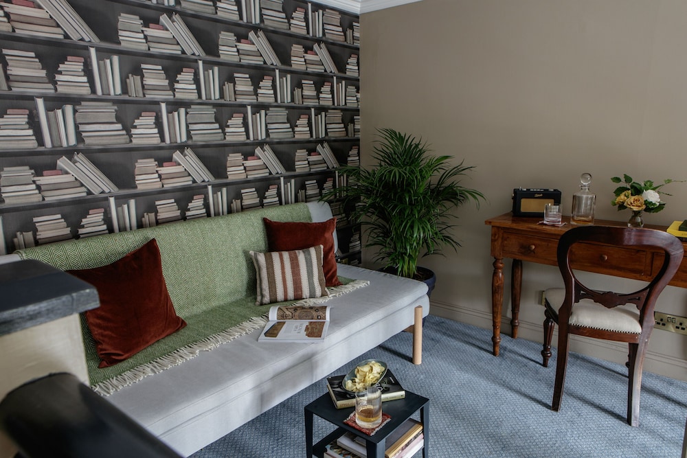 Pembroke Townhouse 30/42