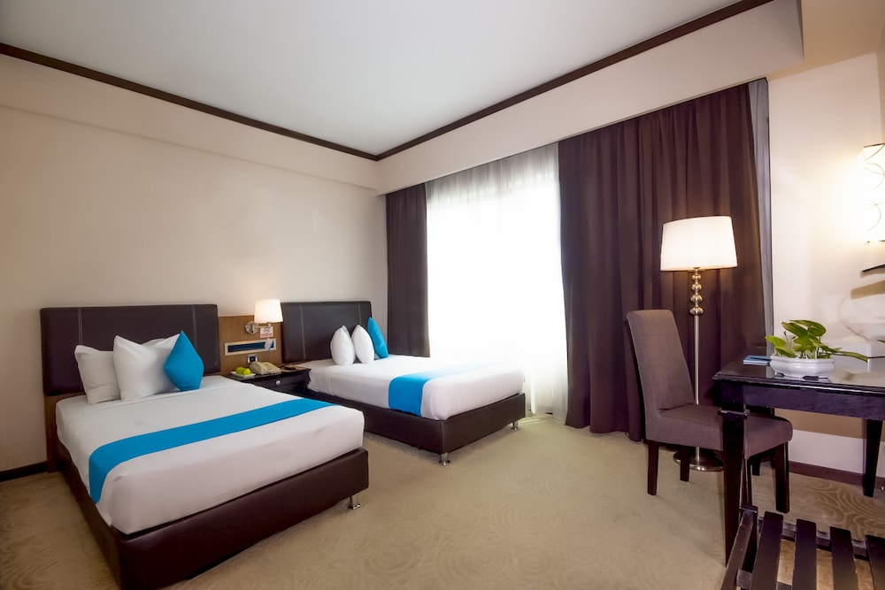Kinta Riverfront Hotel And Suites 11/63