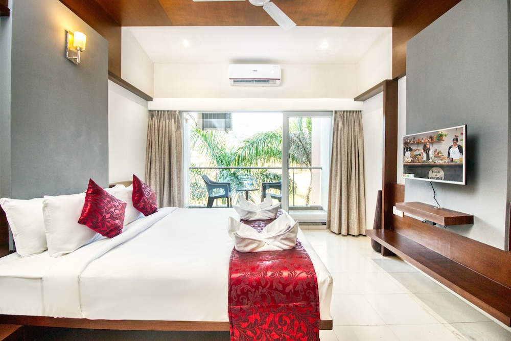 JUNIOR SUITE, KING BED