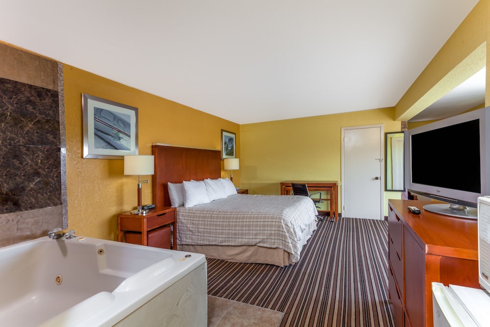 Lodge At Mill Creek 23/23