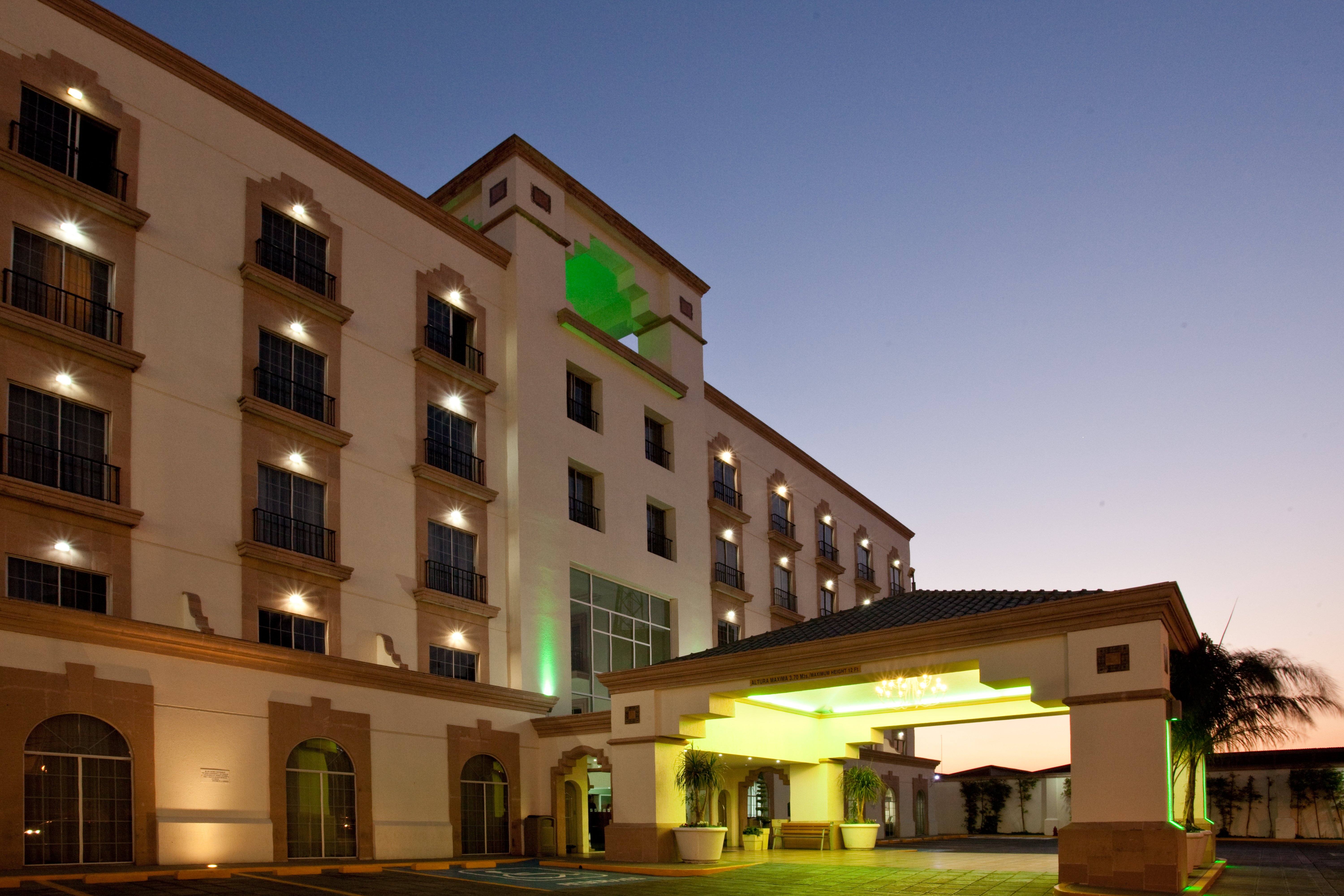 Holiday Inn Leon 1/50