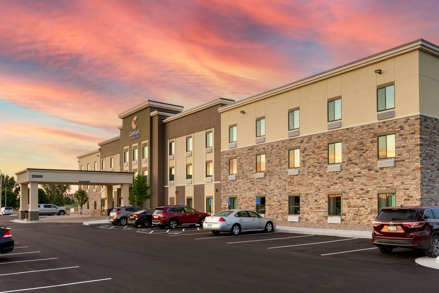 Comfort Inn & Suites Mankato, MN 24/30