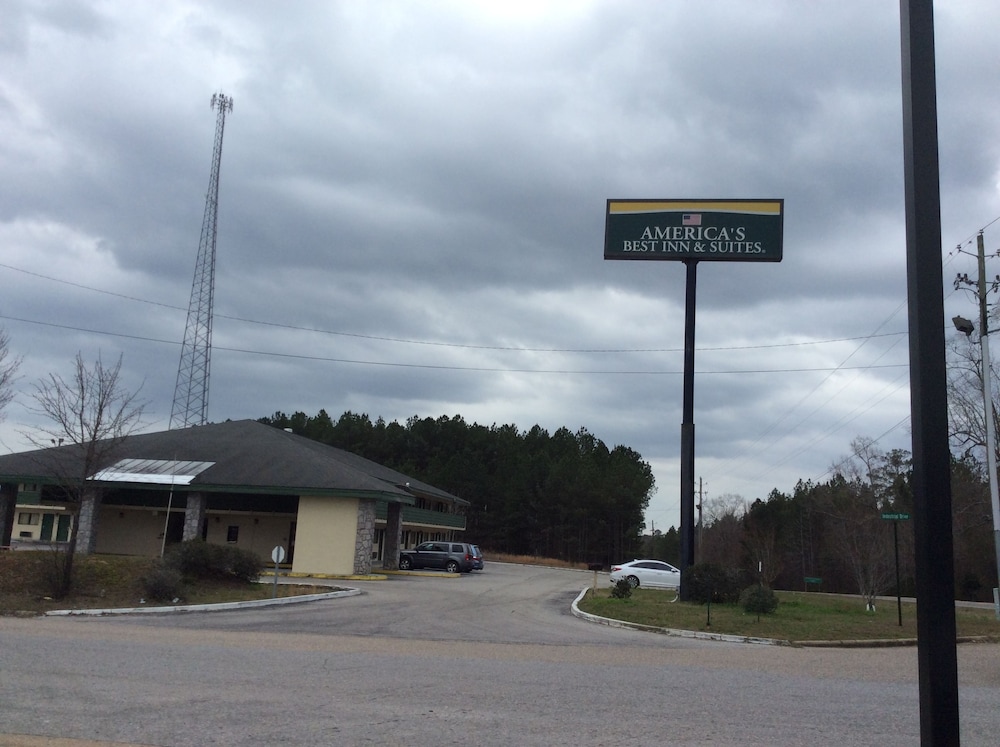 Days Inn by Wyndham York Alabama 3/32