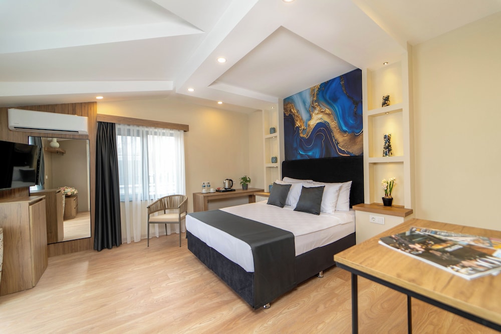 Deniz Hotel Konyaalti 13/94