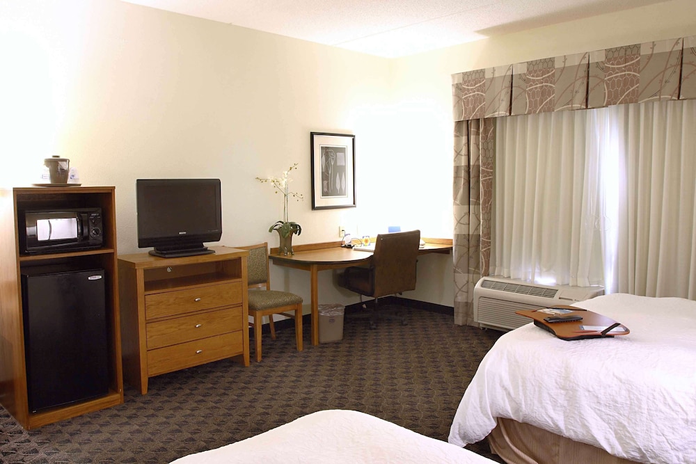Hampton Inn & Suites Chesapeake-Square Mall 6/41
