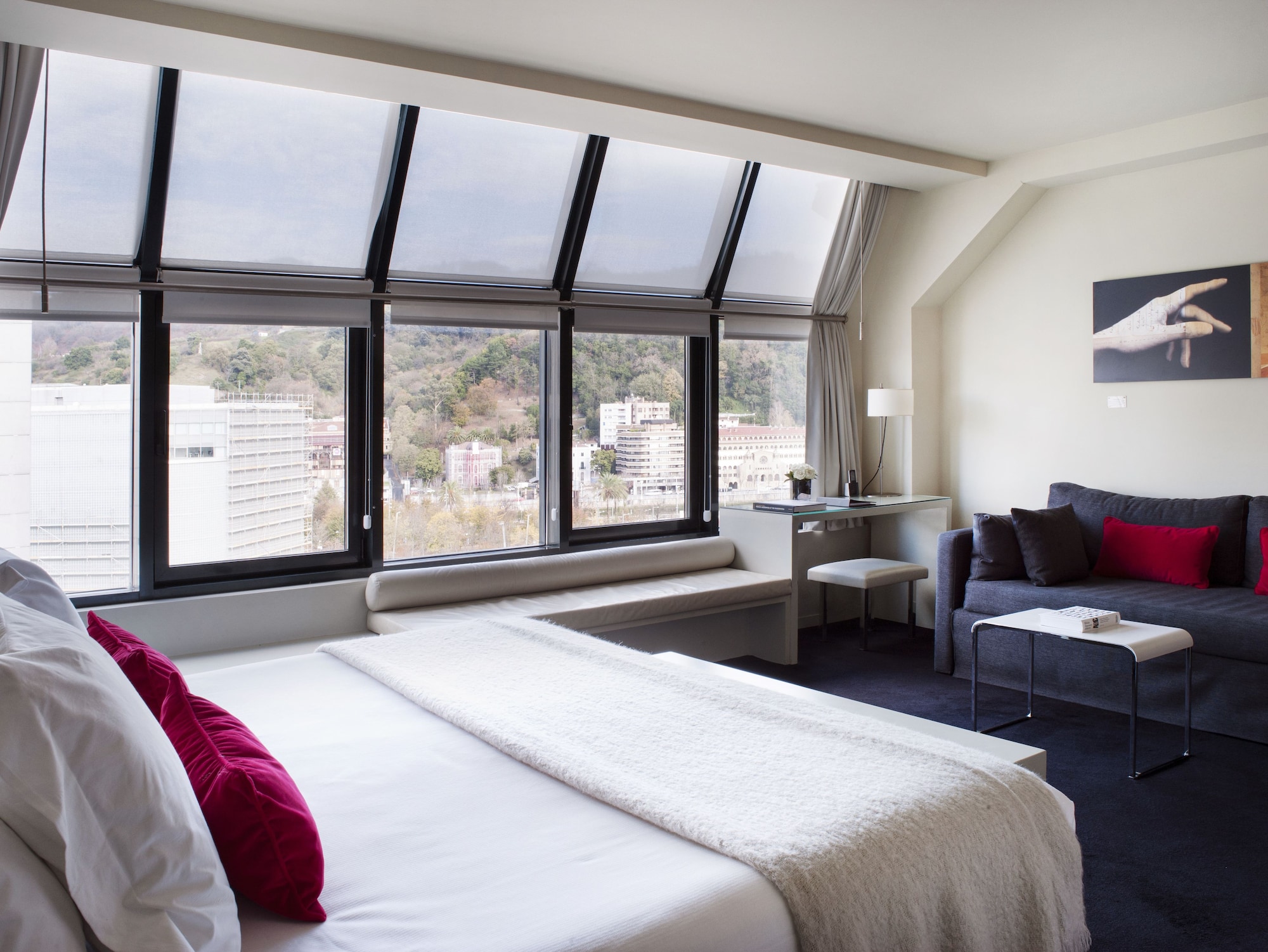 Junior Suite, King Bed, Guggenheim View