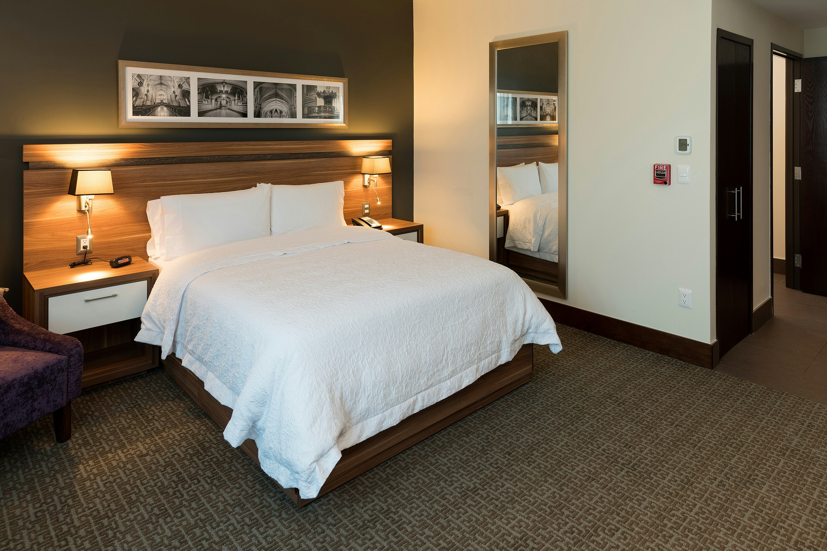 ROOM, QUEEN BED, ACCESSIBLE