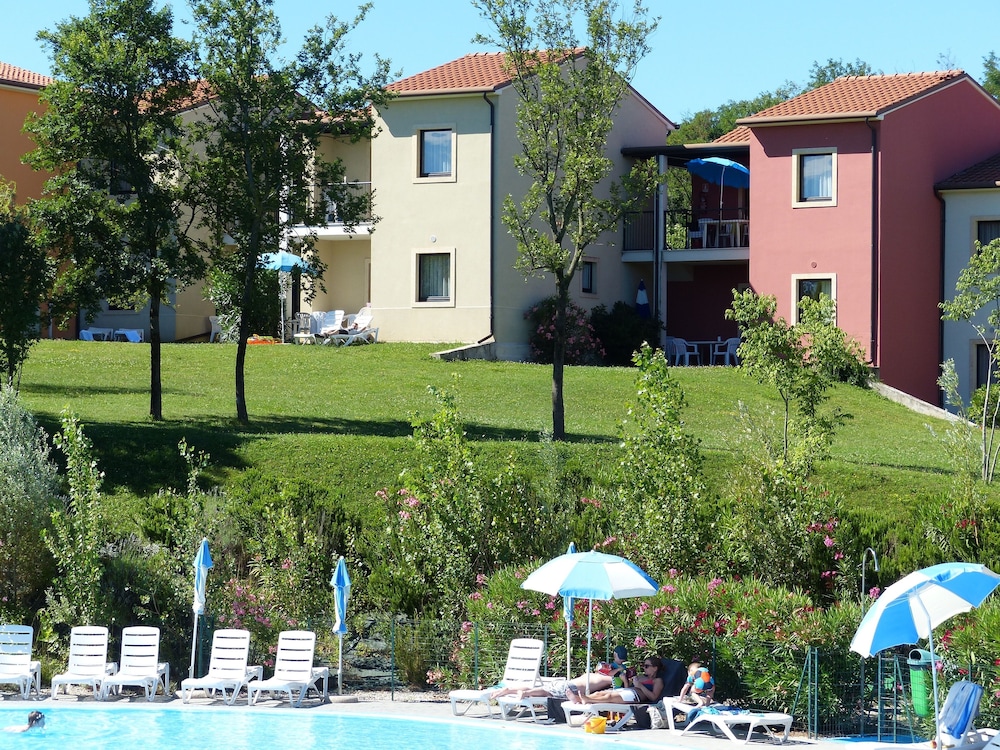 BELVEDERE VILLAGE 42/49