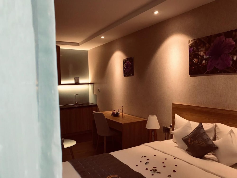 Moon Hotel & Apartment 39/75