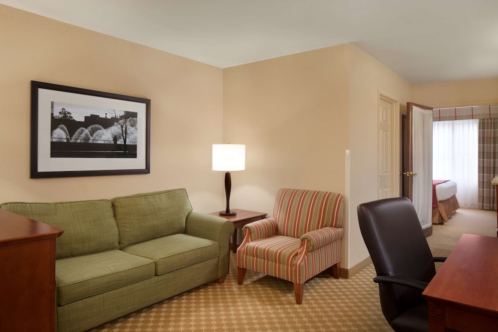 Country Inn & Suites by Radisson, Champaign North, IL 18/23
