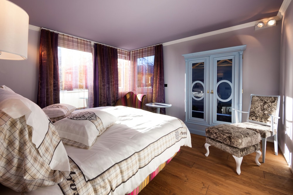 Home Hotel Arosa 7/50