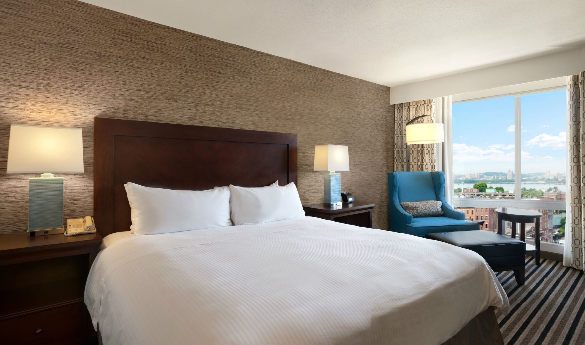 WELLNESS, KING BED