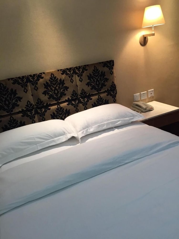 Asia Boutique Inn 24/46