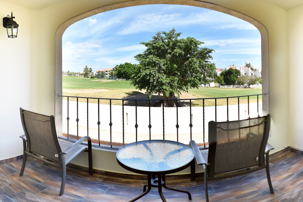 Santa Maria Hotel And Suites 32/47