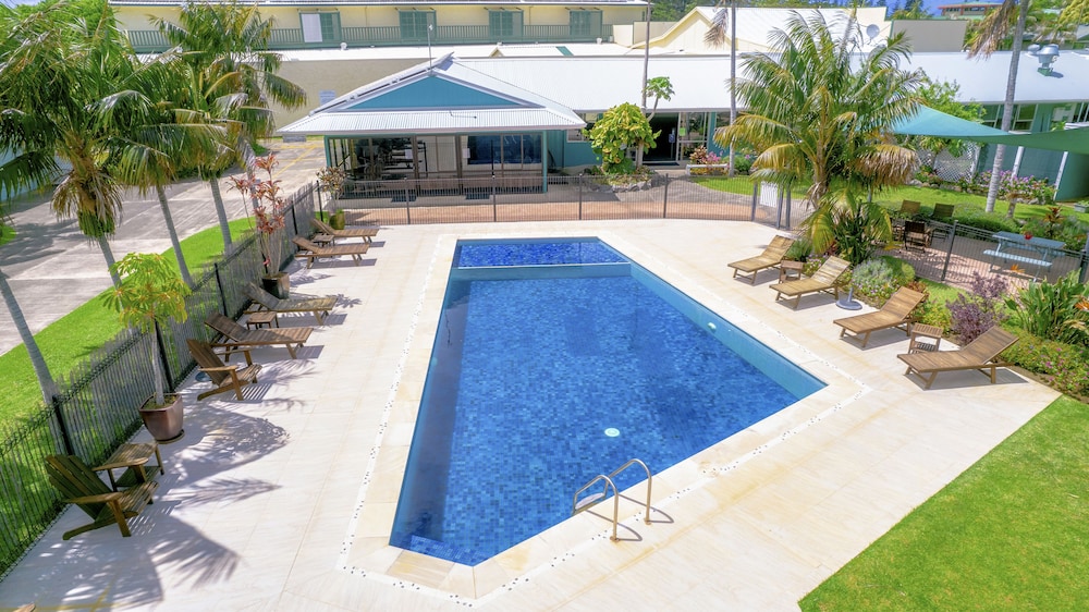 Aloha Apartments 51/61