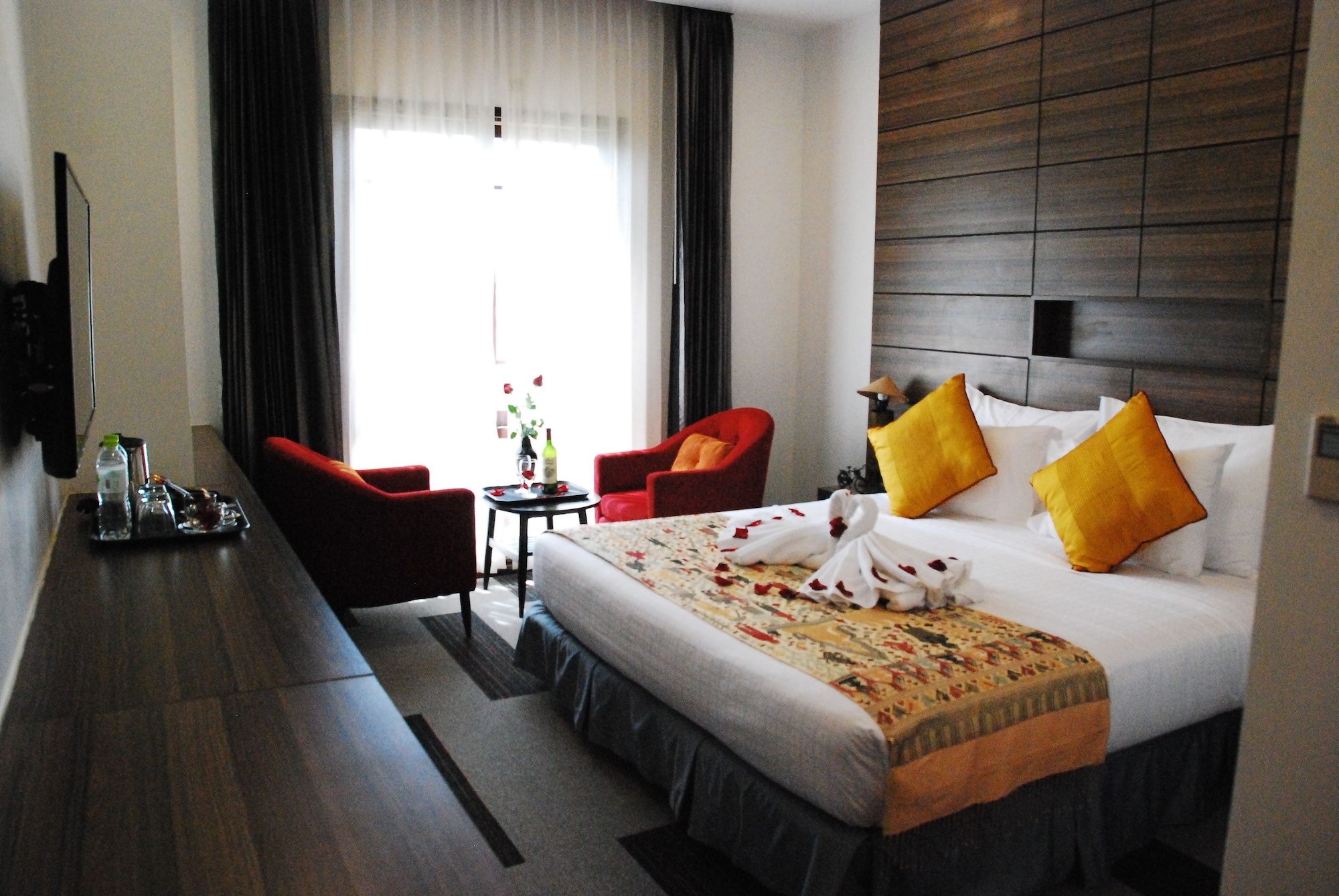 JUNIOR, DOUBLE BED, WITH VIEW