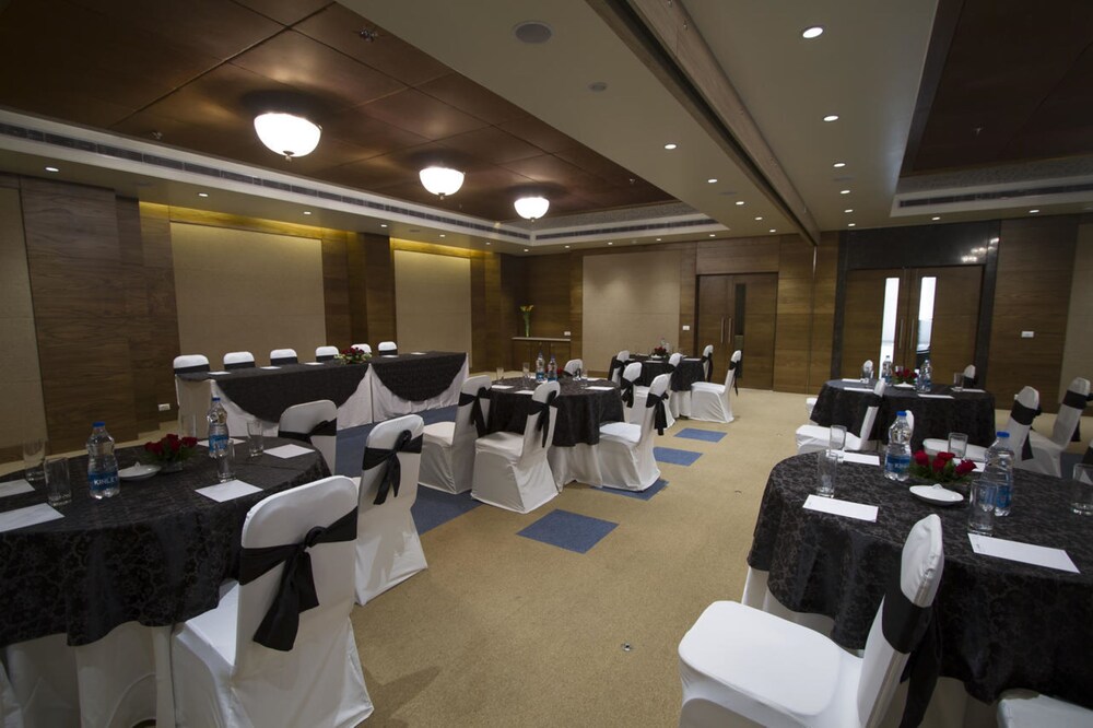 Leisure Inn Grand Chanakya 29/37