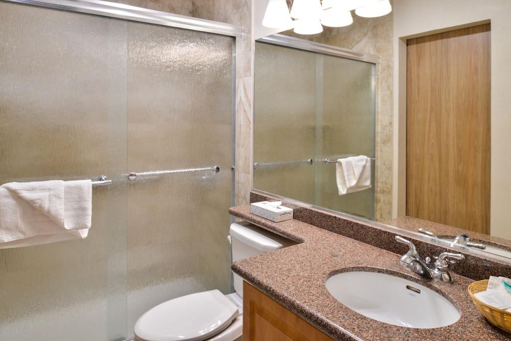 La Fuente Inn Suites 23/65