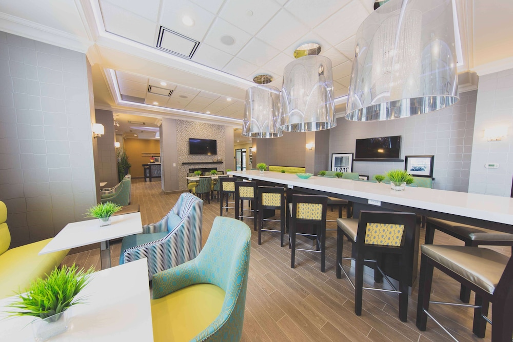 Hampton Inn Suites By Hilton Bolton On Canada 40/46