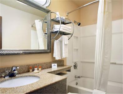 Days Inn By Wyndham Keene Nh 37/41