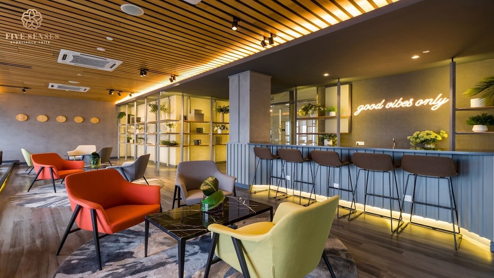 Ceylonz Suites by Five Senses 49/50