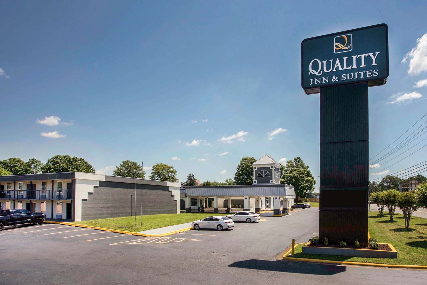 Quality Inn and Suites University Area NC 26/31