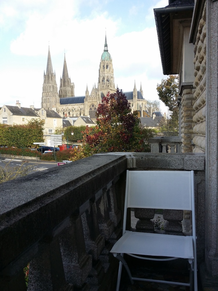 Castel Bayeux Guesthouse 4/50