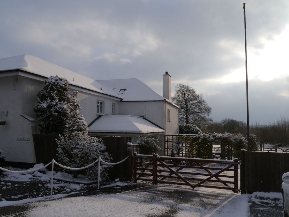 Leworthy Farmhouse 5/49