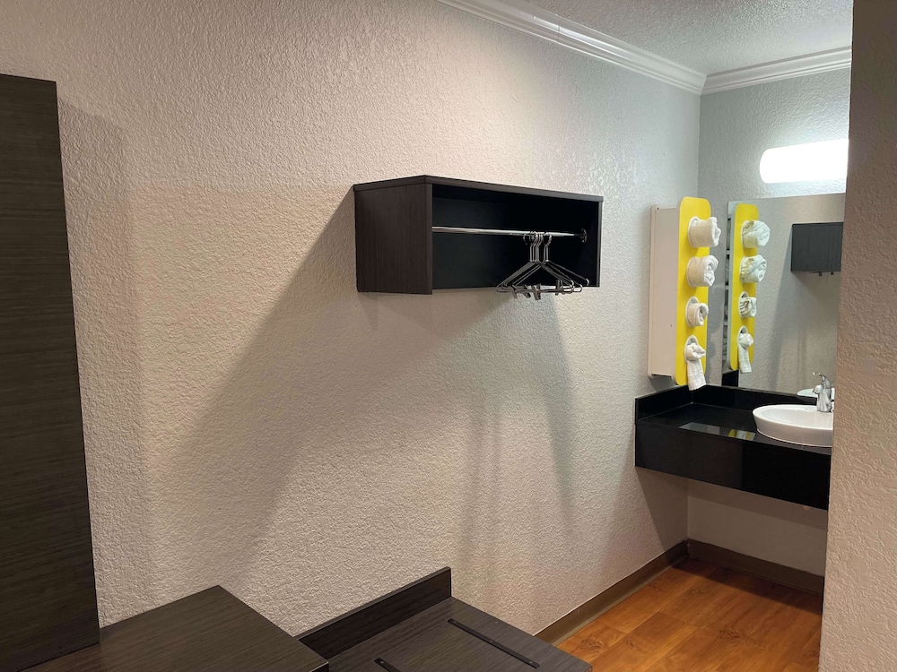 Motel6 Sacramento, CA - Downtown photo4