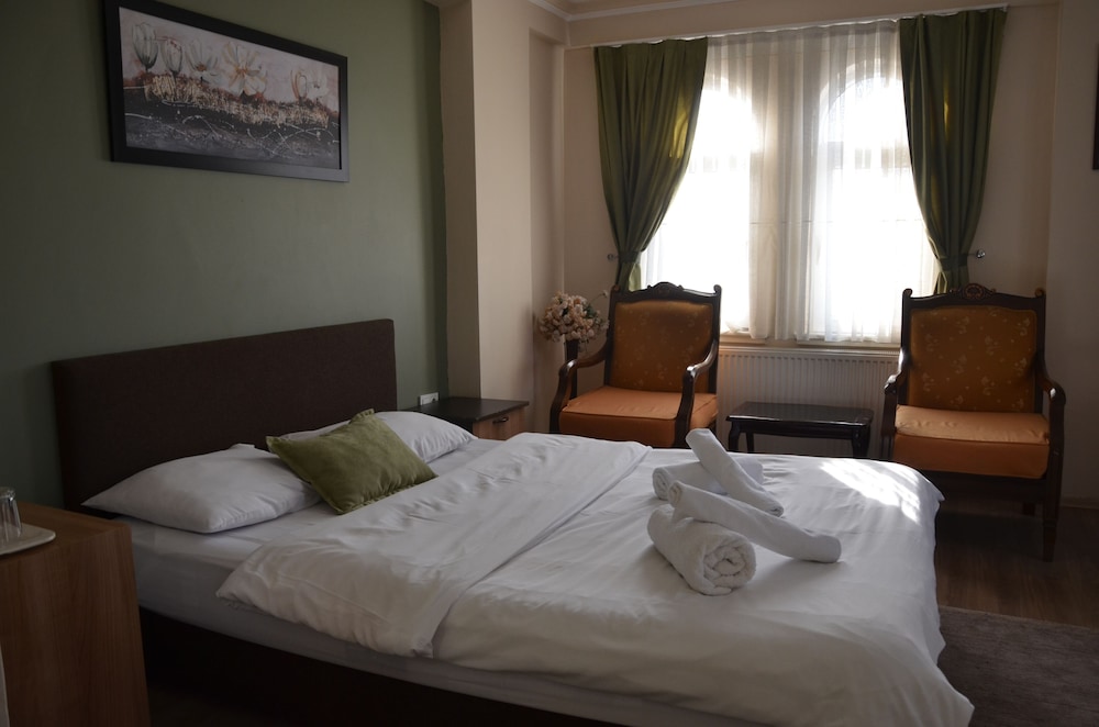 Teras Hotel 11/35