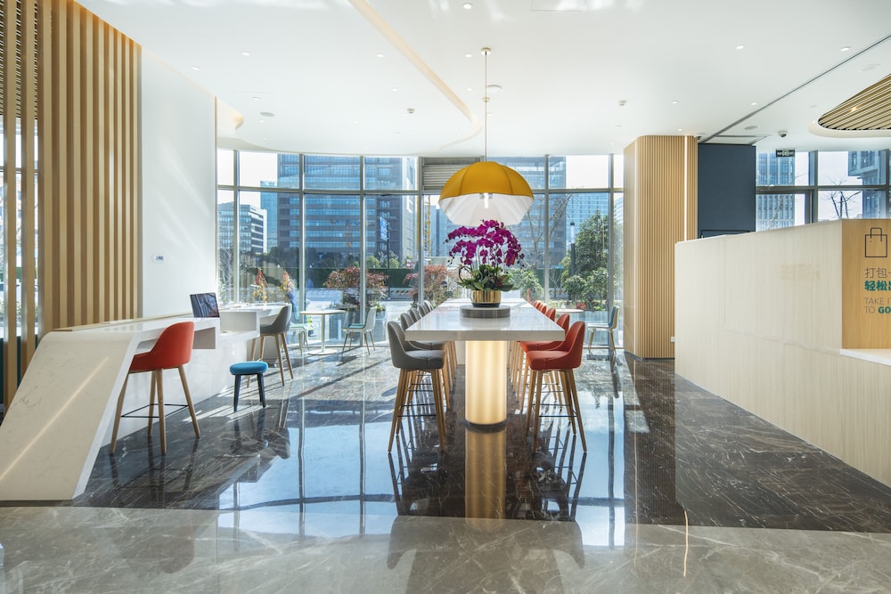 Holiday Inn Express Shanghai Pudong Zhangjiang 47/66