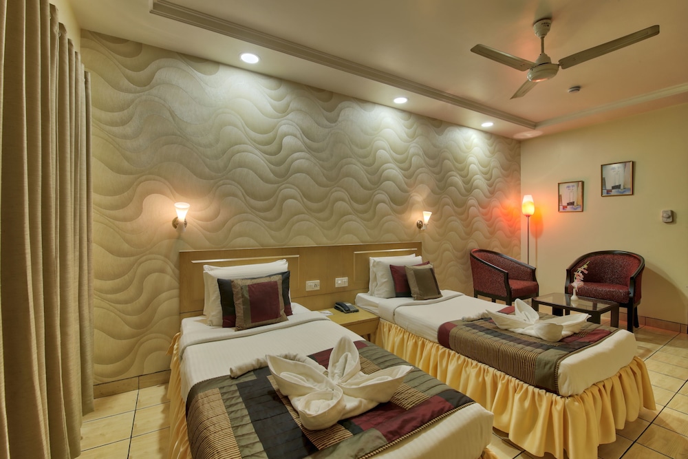 Vishwaratna Hotel 19/39
