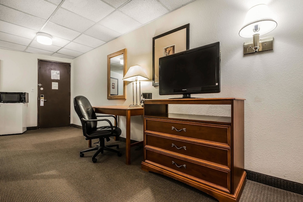 Quality Inn & Suites Binghamton Vestal 30/31