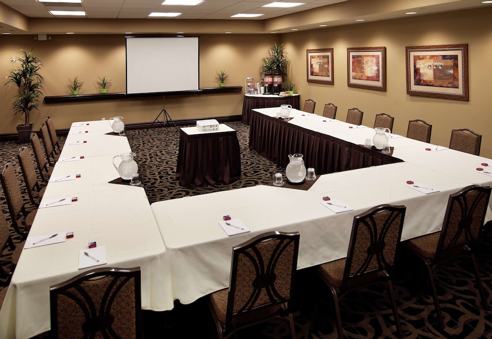 Hampton Inn by Hilton North Bay 42/47